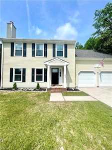 304 Sandhurst Ct Chesapeake, VA 23323