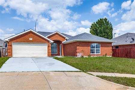 7203 Fossil Hill Drive Arlington, TX 76002