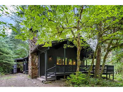 72715 E Village Loop RD Rhododendron, OR 97049