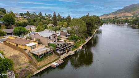 30720 Lakefront Dr Agoura Hills, CA 91301