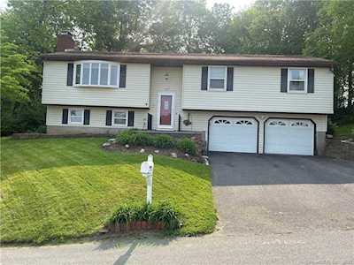 215 White Birch Dr Waterbury, CT 06705