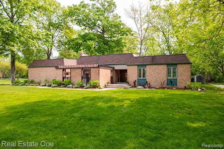 32092 Olde Franklin Dr Farmington Hills, MI 48334