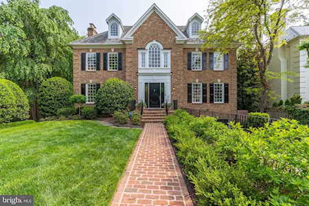 5104 Cape Cod Ct Bethesda, MD 20816