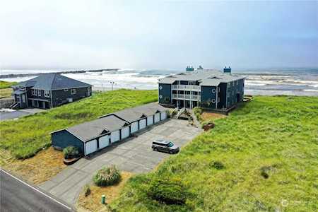 1443 Ocean Shores Blvd SW #202 Ocean Shores, WA 98569