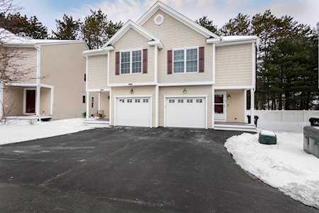 36 Cranberry Way Manchester, NH 03109