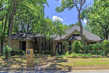 3204 Flintridge Court Arlington, TX 76017