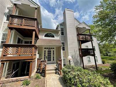 1300 Cedarwood Dr #B2 Westlake, OH 44145
