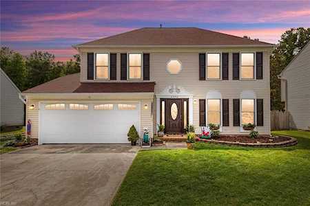 2572 Piney Bark Dr Virginia Beach, VA 23456