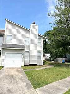 508 Pine View Ct Chesapeake, VA 23320