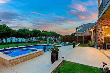 9818 Waters Lane Rowlett, TX 75089