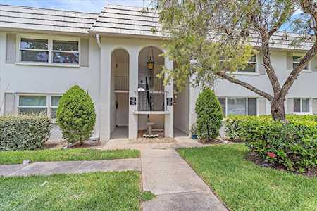 5800 Hollywood Blvd #221 Sarasota, FL 34231