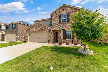 1313 Waggoner Drive Aubrey, TX 76227