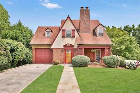 2 Shelley Avenue Valhalla, NY 10595