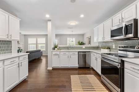 1033 Harmony Ln Hendersonville, TN 37075