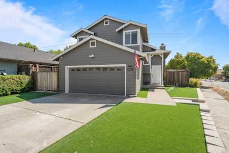 3462 Walnut Grove Street Santa Rosa, CA 95403