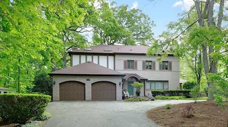 5319 Brookbank Rd Downers Grove, IL 60515