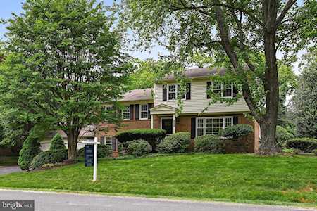 1199 Meadow Green Ln Mclean, VA 22102