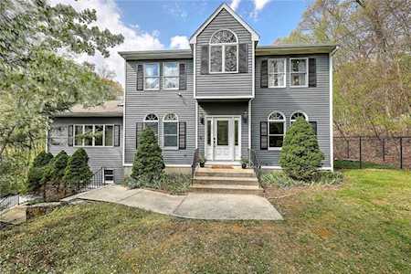 25 Rogler Farm Rd Smithfield, RI 02917
