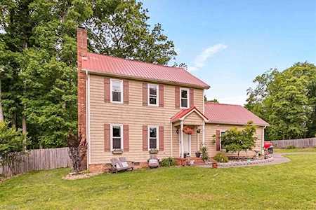 5828 Poppy Seed Drive Belews Creek, NC 27009