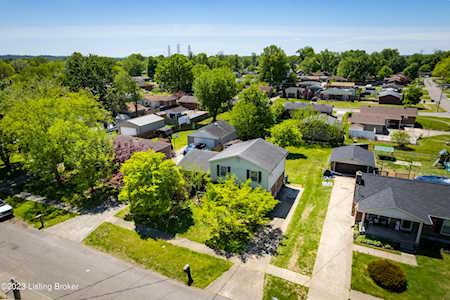 5518 Branston Dr Louisville, KY 40216