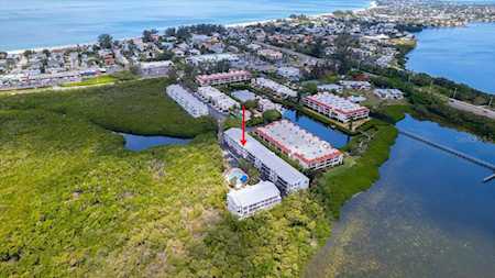 3601 E Bay Dr #208 Holmes Beach, FL 34217