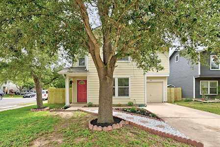 1501 Geoffs DR Austin, TX 78748