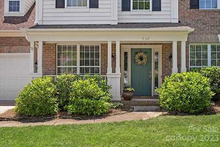 932 Timber Knoll Dr Matthews, NC 28105