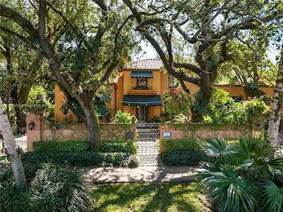 1006 S Greenway Dr Coral Gables, FL 33134