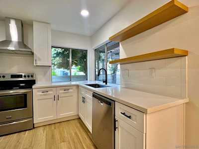 229 Eveningside Gln Escondido, CA 92026