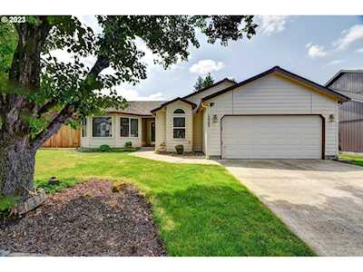 12305 NE 42nd ST Vancouver, WA 98682