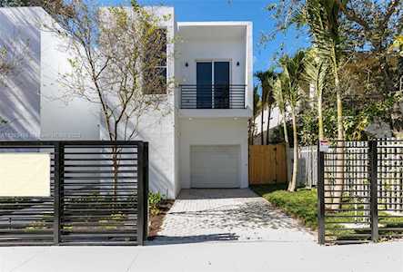 3164 Plaza St Miami, FL 33133