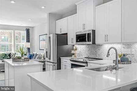 2802 Devonshire Cliffs Terrace Hyattsville, MD 20782
