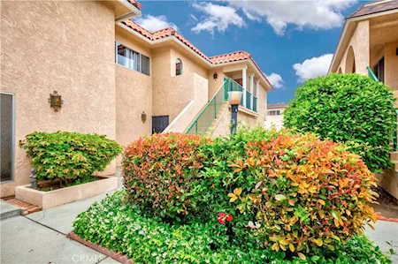 975 Las Lomas Dr #4 La Habra, CA 90631