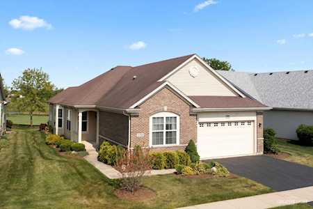 2732 Northmoor Dr Naperville, IL 60564