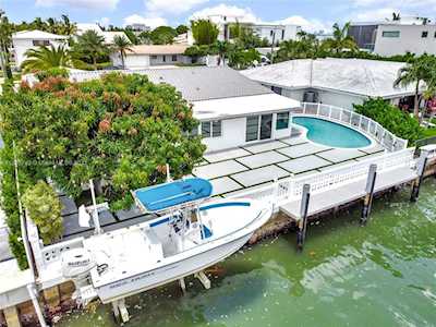 1250 NE 82nd St Miami, FL 33138