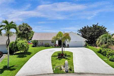 8340 NW 80 St Tamarac, FL 33321