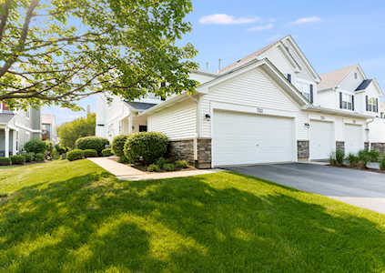 723 Genesee Dr Naperville, IL 60563
