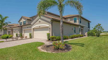 5916 Wake Forest RUN #104 Bradenton, FL 34211