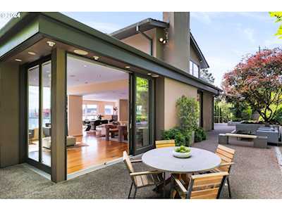 921 SW Davenport ST Portland, OR 97201