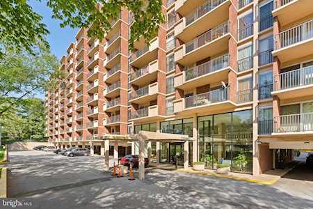 1300 Army Navy Dr #409 Arlington, VA 22202