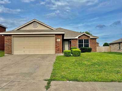 8102 Macgregor Drive Arlington, TX 76002