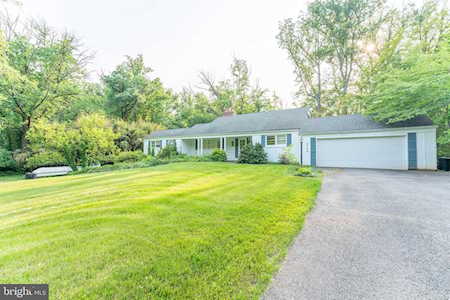 5104 Philip Rd Annandale, VA 22003