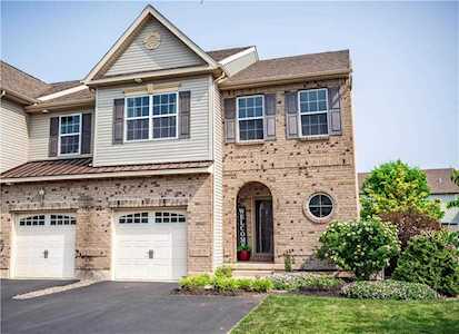4500 Whitetail Dr Nazareth, PA 18064
