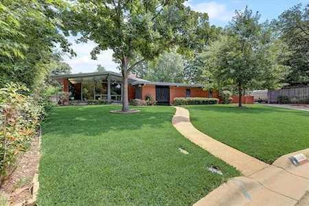 115 Alan A Dale Circle Denton, TX 76209