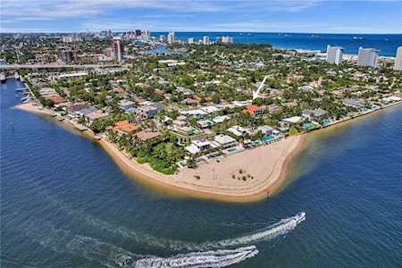 2224 Anchor Dr Fort Lauderdale, FL 33316
