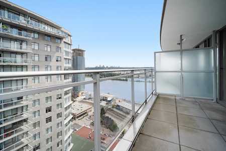 892 Carnarvon Street #PH5 New Westminster, BC V3M 0C3