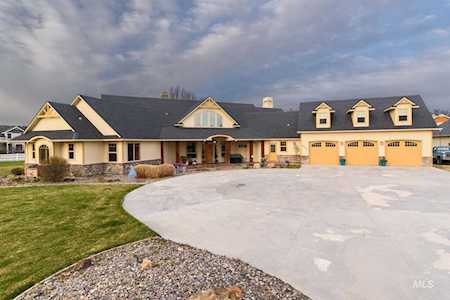 8950 New Castle Middleton, ID 83644