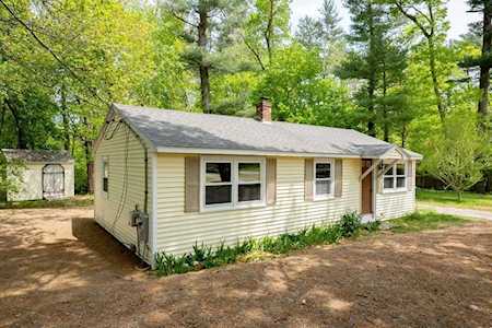22 Raymond Ave Pembroke, MA 02359