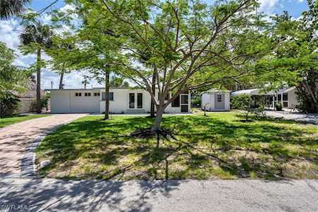 27570 Shore Dr Bonita Springs, FL 34134