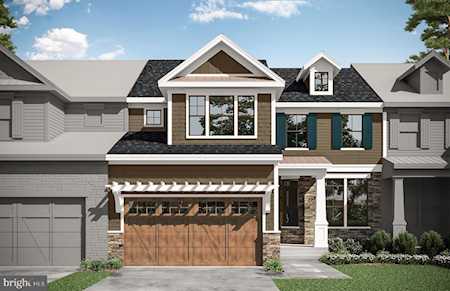 609 Aaron Ct Newtown Square, PA 19073